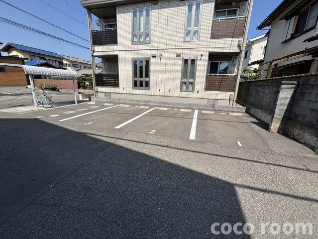 R the Cornerの駐車場
