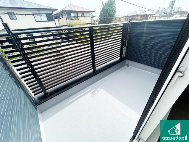 ■神戸市北区鹿の子台北町　第1期　新築一戸建てのバルコニー|南側に面したバルコニーですので明るい日差しを取り込み洗濯物をしっかり乾かしてくれます。
