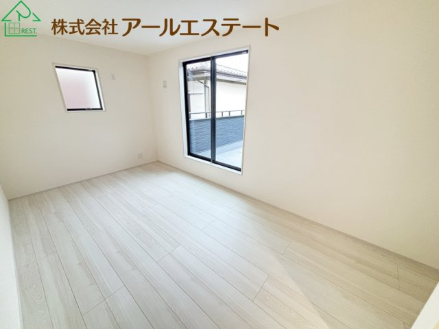 加古川市東神吉町神吉12期　　新築戸建の洋室