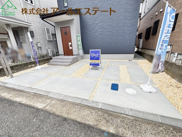 加古川市東神吉町神吉12期　　新築戸建の駐車場