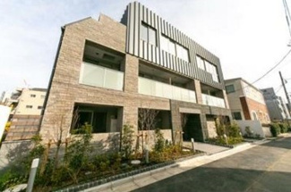 【外観】 | 鉄筋コンクリート造のがっちりとした建物。