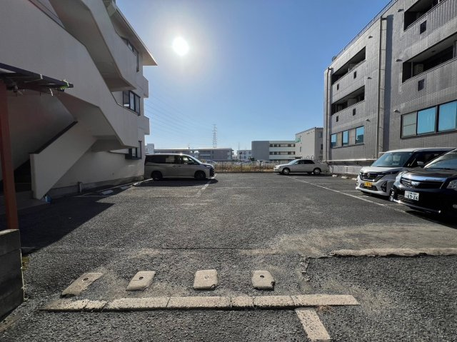 メルシー茨木鮎川の駐車場
