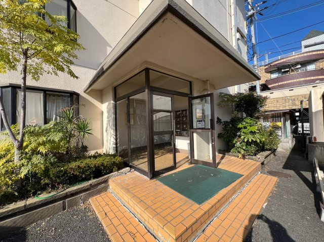メルシー茨木鮎川のエントランス