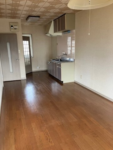 東洋パレスの居間・リビング|こちらの居間で趣味の時間をお楽しみください