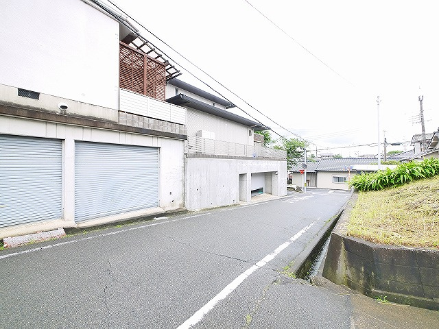 滝川シャッター付きガレージの周辺