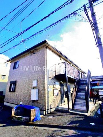 東村山市野口町３丁目のアパートのエントランス