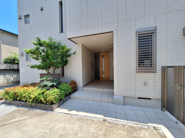 エスポワール東高砂のエントランス