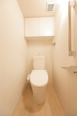 【トイレ】 | ウィステリア　エス　上野 | ※写真は同タイプ住戸です。