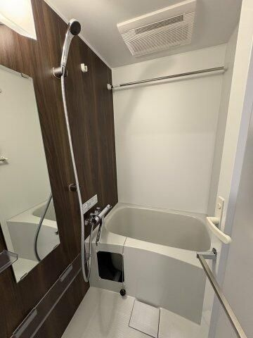 ＧＥＮＯＶＩＡ金町の浴室