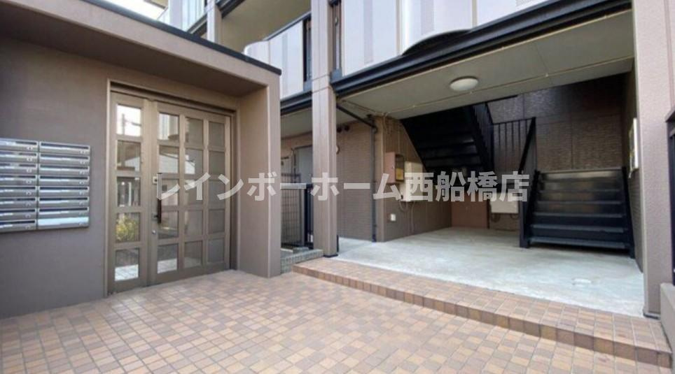 アベニューサイド本郷のエントランス