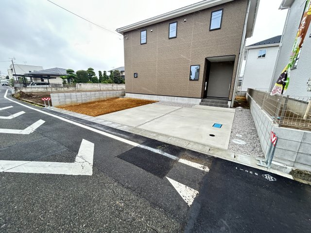 新築　高崎市乗附町1期　2号棟の駐車場|現地写真　駐車スペースは並列2台分可能です！
