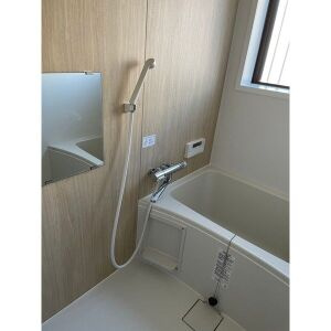 小牧三丁目貸家の浴室