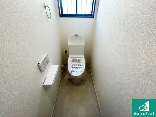 宝塚市川面　中古一戸建てのトイレ|シンプルで清潔感のあるトイレです。