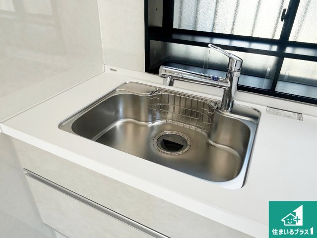 宝塚市川面　中古一戸建ての設備|広々としたシンクで食器洗いも楽々！