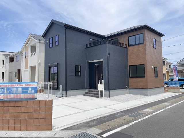 高崎市新町第８（全9棟）5号棟の前面道路含む現地写真