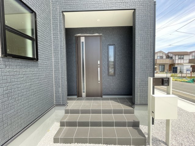 高崎市新町第８（全9棟）5号棟の玄関