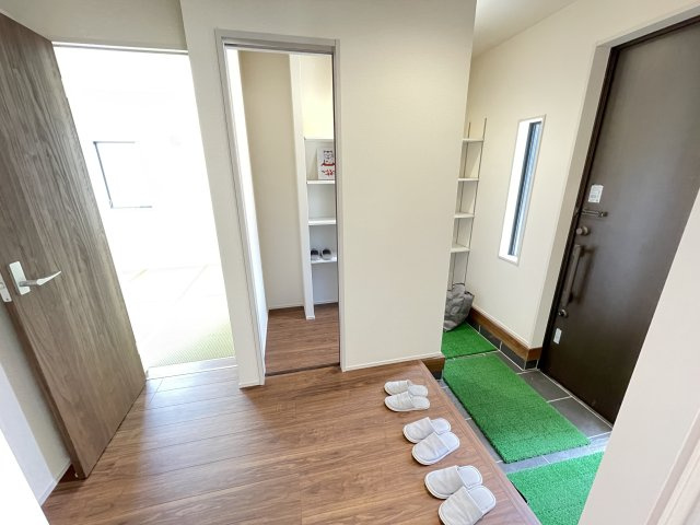 高崎市新町第８（全9棟）5号棟の玄関