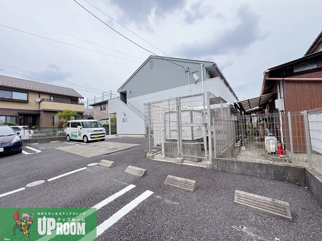 アヴァンセ・ナゴネの駐車場