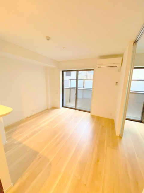 セナ・サンデリスの居間・リビング