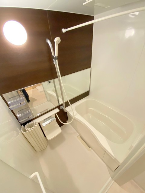 セナ・サンデリスの浴室