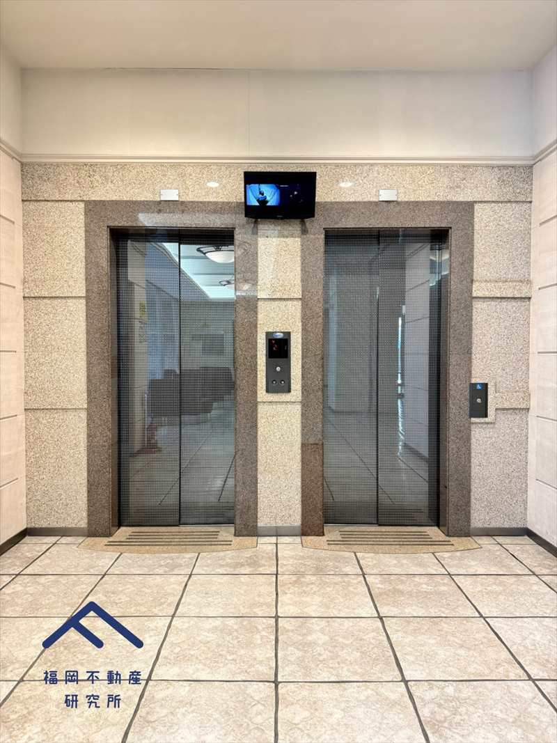アンピール舞鶴のその他共用部分|総戸数98戸に対してエレベーター2基で8階までの昇り降りもストレスフリーです