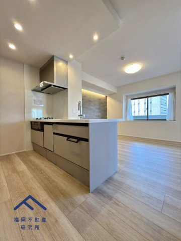 アンピール舞鶴のキッチン|Panasonic製キッチンはオープン型で水栓、食洗機等グレードが高いです