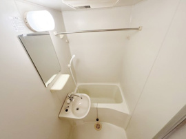 日々の疲れを癒すお風呂付です