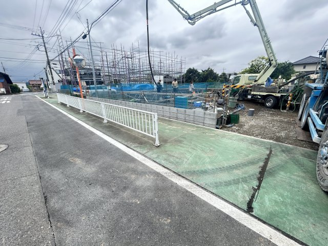 新築　高崎市乗附町1期　3号棟の前面道路含む現地写真|　西側接道幅員約8.1ｍ　