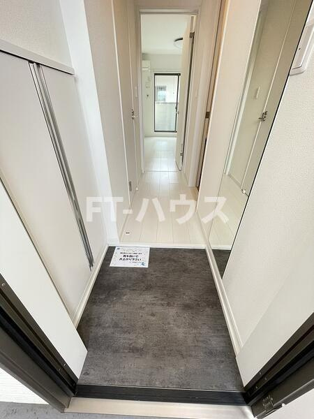 Ｖ－ｒｏｏｍ　１（ブイルームワン）の玄関