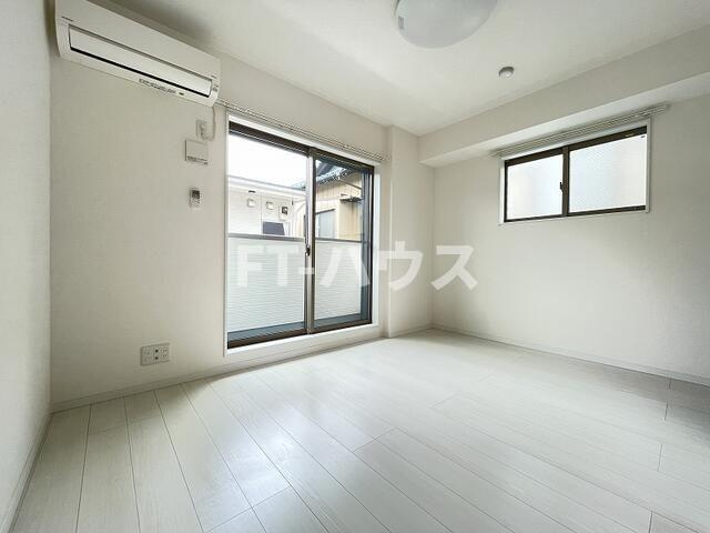 Ｖ－ｒｏｏｍ　１（ブイルームワン）の居間・リビング