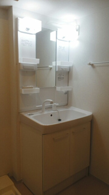 【洗面所】 | プロムナード・アンジュ押上 | 朝の支度にも助かる、独立の洗髪洗面化粧台