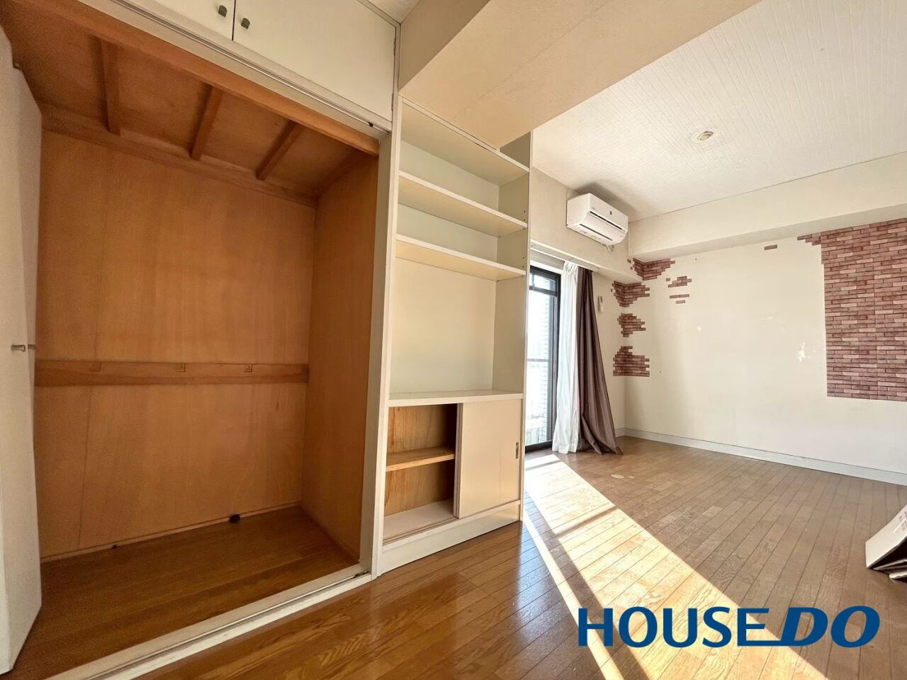 シーザーパレス山の手１の玄関