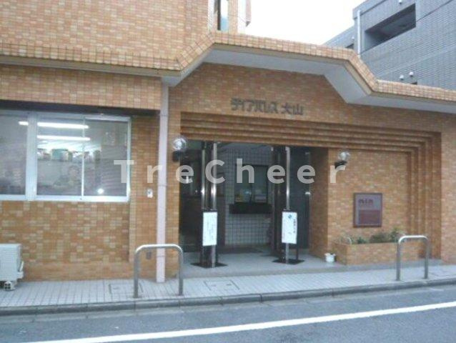 ダイアパレス大山のエントランス
