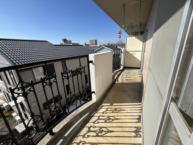 サンマーブルのバルコニー|※反転間取りの３０１号室のお写真です
