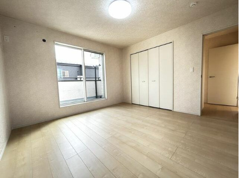 野田市桜の里2丁目　中古戸建　平成30年築の洋室