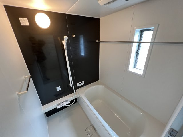 新築　富岡市一ノ宮第2　クレイドルガーデン　1号棟の浴室|　乾燥・暖房・涼風と充実の内容！お風呂に入る前に暖房をつけておけば、寒い嫌な思いはしません。									

