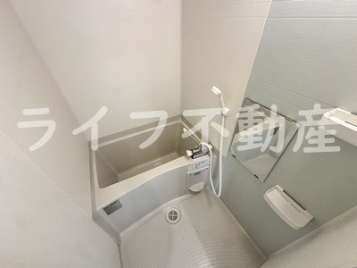 ルミエール長瀬Ⅱの浴室|落ち着いた空間のお風呂です