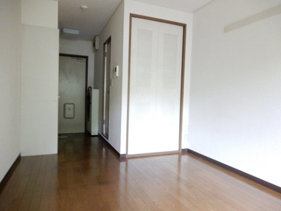 【寝室】 | ※同一仕様・別号室の参考写真