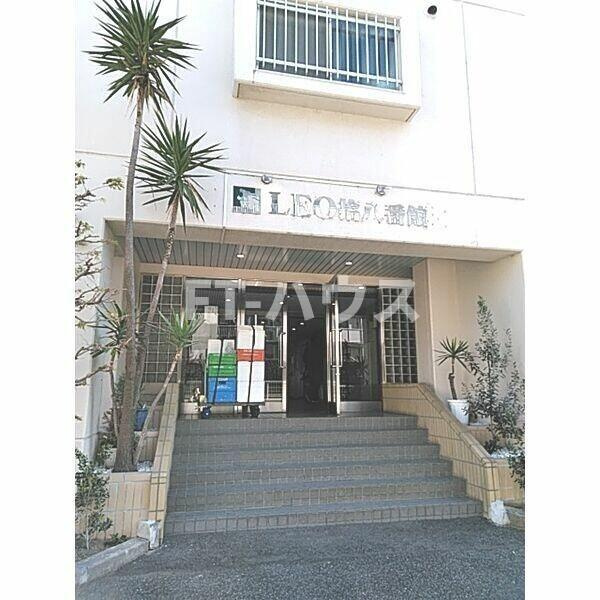 ＬＥＯ拾八番館のエントランス