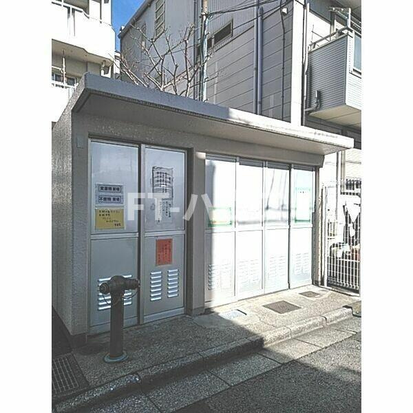 ＬＥＯ拾八番館のエントランス