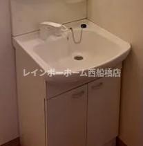つるやビルの独立洗面台