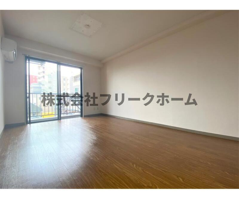 三鷹市下連雀３丁目の賃貸マンションの居間・リビング