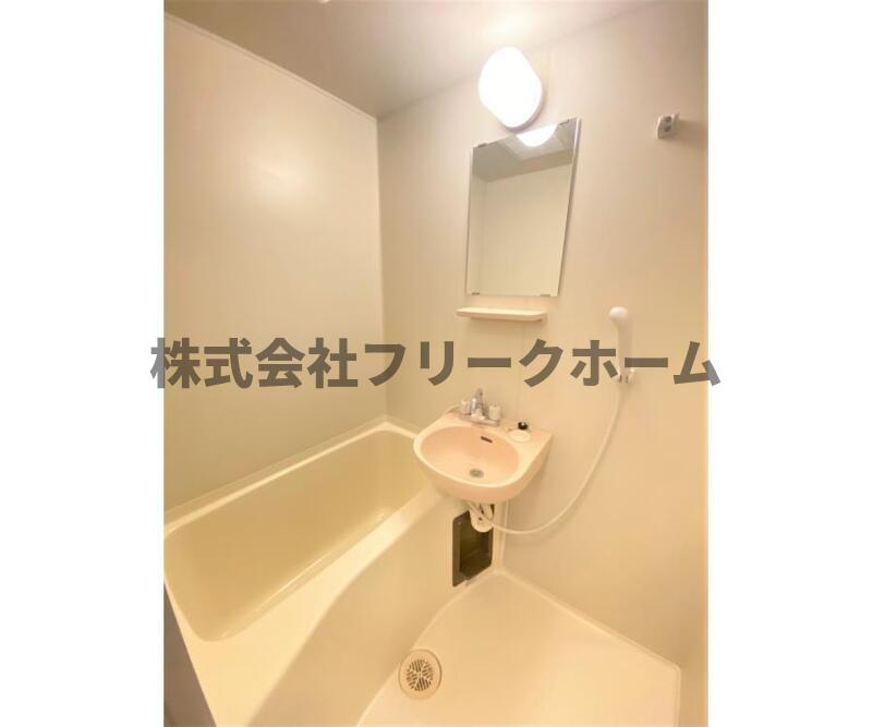 三鷹市下連雀３丁目の賃貸マンションの浴室