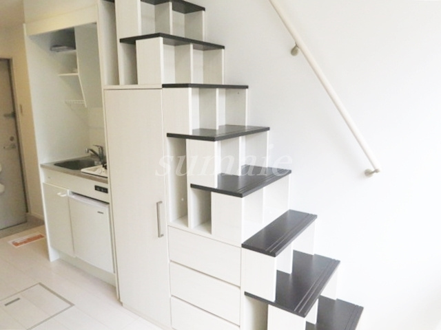 ソレイユ上十条の設備|ロフトに上がる階段です☆