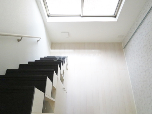 ソレイユ上十条の洋室|ロフトからのアングルです☆