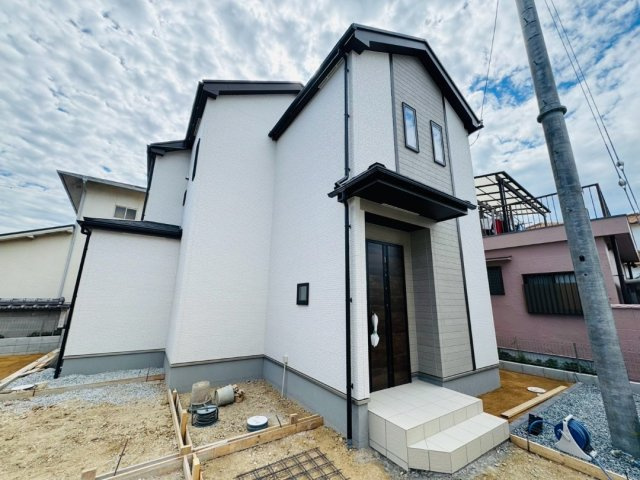 現地モデル即内覧可　魚住町西岡1594番　全4棟　D号棟の前面道路含む現地写真