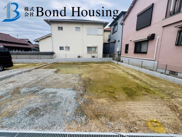 現地モデル即内覧可　魚住町西岡1594番　全4棟　D号棟の駐車場