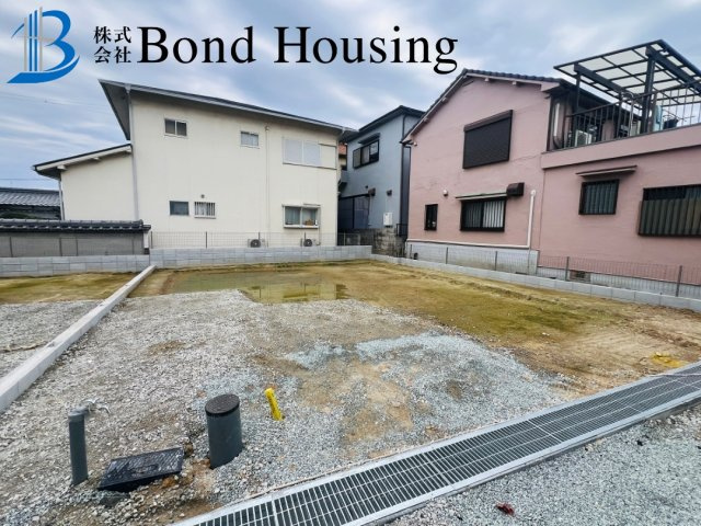 現地モデル即内覧可　魚住町西岡1594番　全4棟　D号棟の駐車場