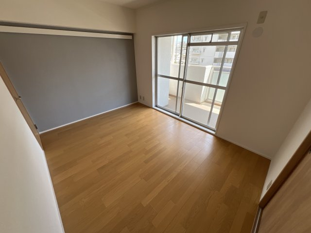 第五恵美酒マンションの洋室