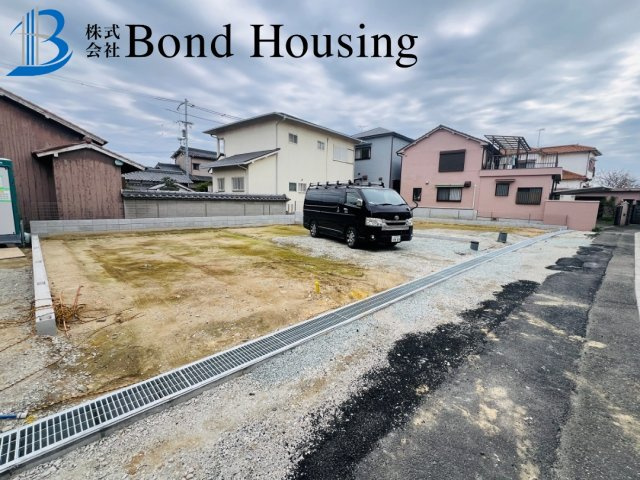 海までスグそこ　魚住町西岡1594番　全4棟　C号棟の前面道路含む現地写真